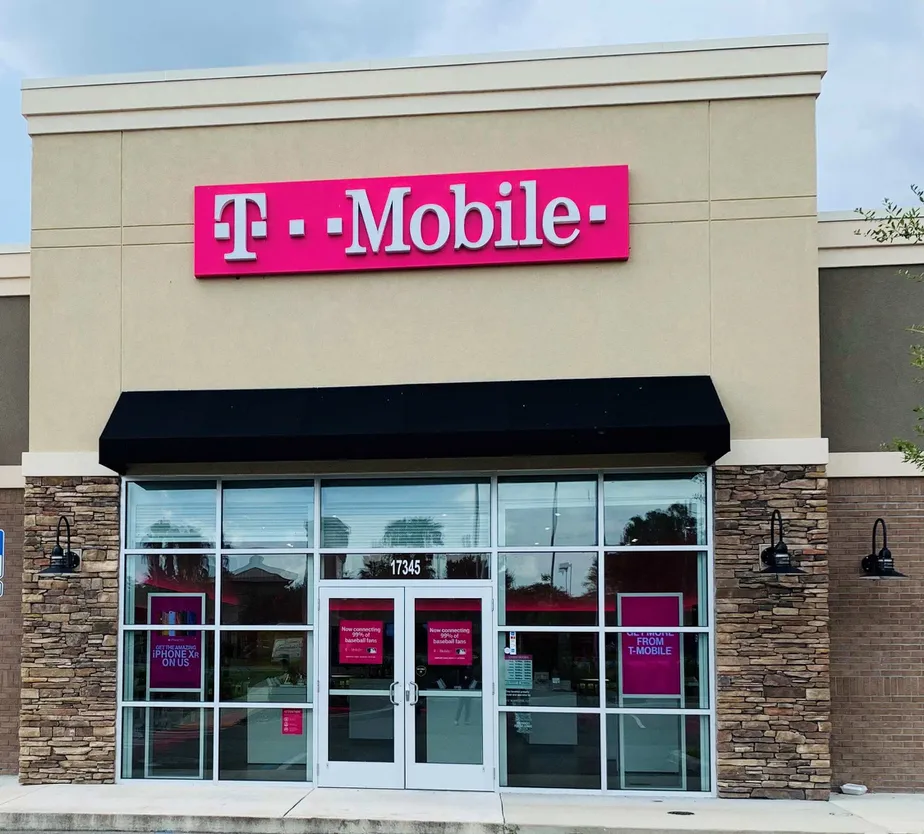 Exterior photo of T-Mobile store at Us 441 & Spring Harbor Blvd, Eustis, FL