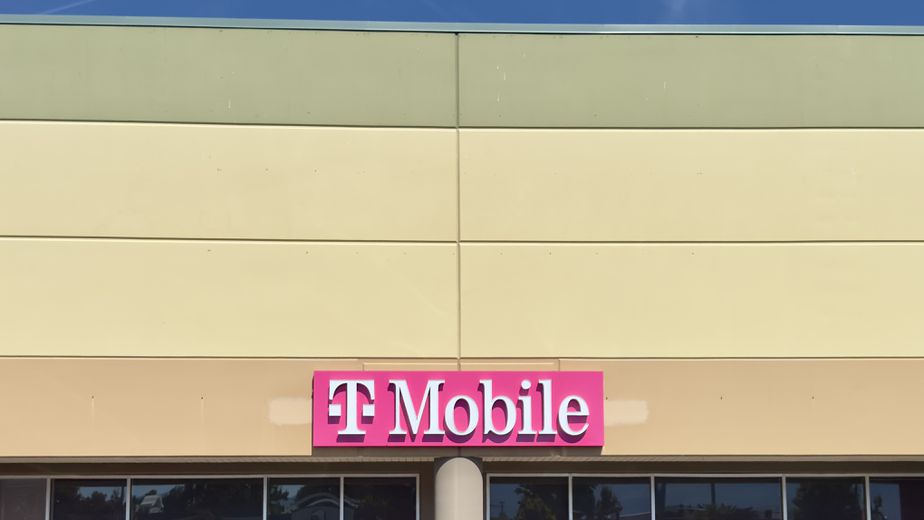 Exterior photo of T-Mobile Store at Center Dr & E Stewart Ave, Medford, OR