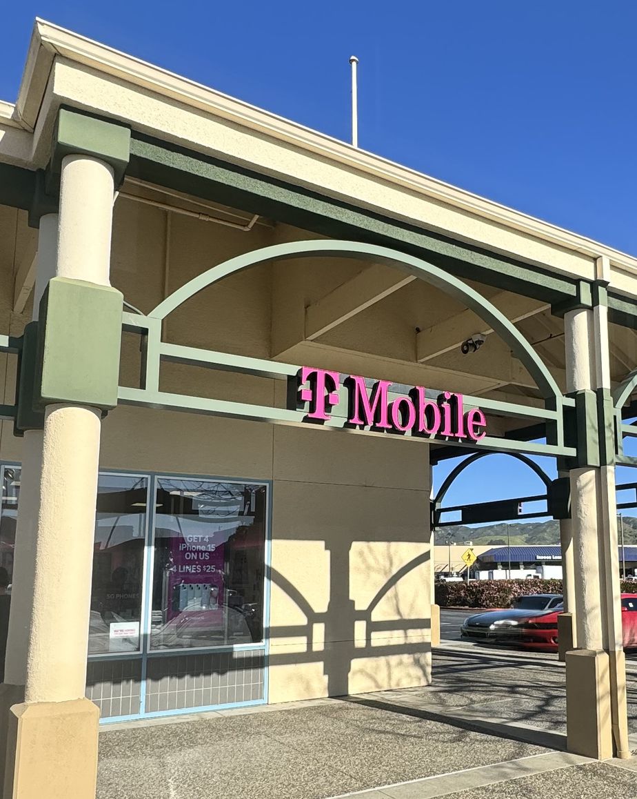 Exterior photo of T-Mobile Store at El Camino Real & Sneath Ln, San Bruno, CA