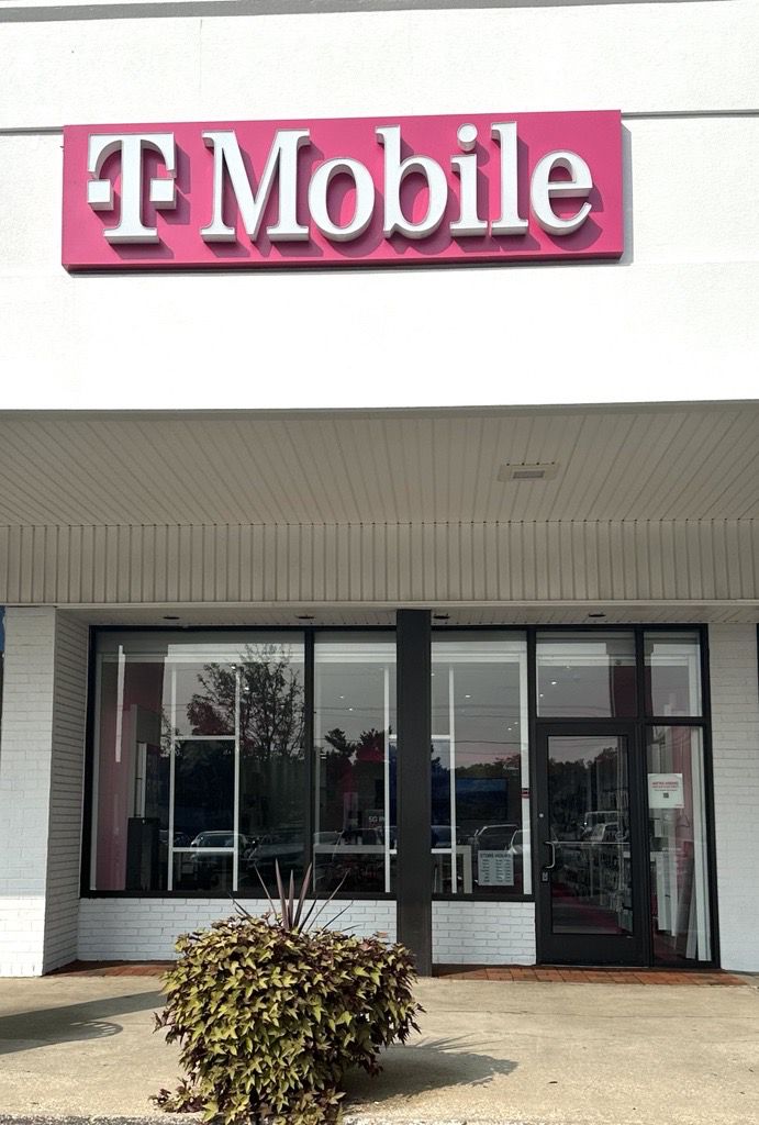 Exterior photo of T-Mobile Store at Norwalk- 500 CT Ave, Norwalk, CT