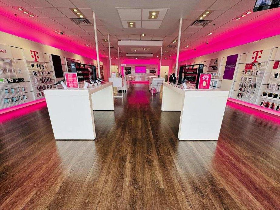 Interior photo of T-Mobile Store at Alameda & Glazebrook, Corpus Christi, TX