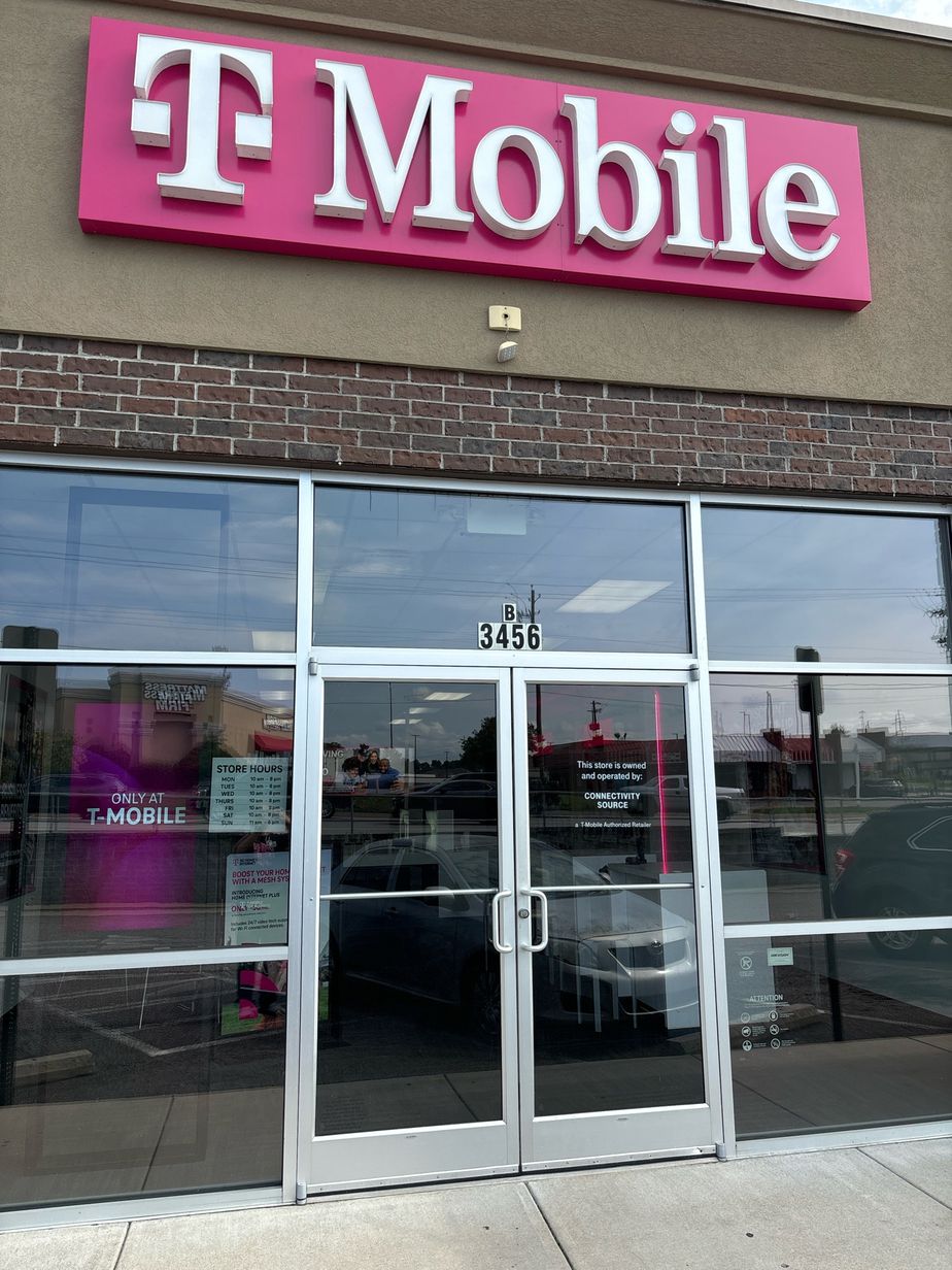 Exterior photo of T-Mobile Store at Wrightsboro Rd & Augusta Mall, Augusta, GA