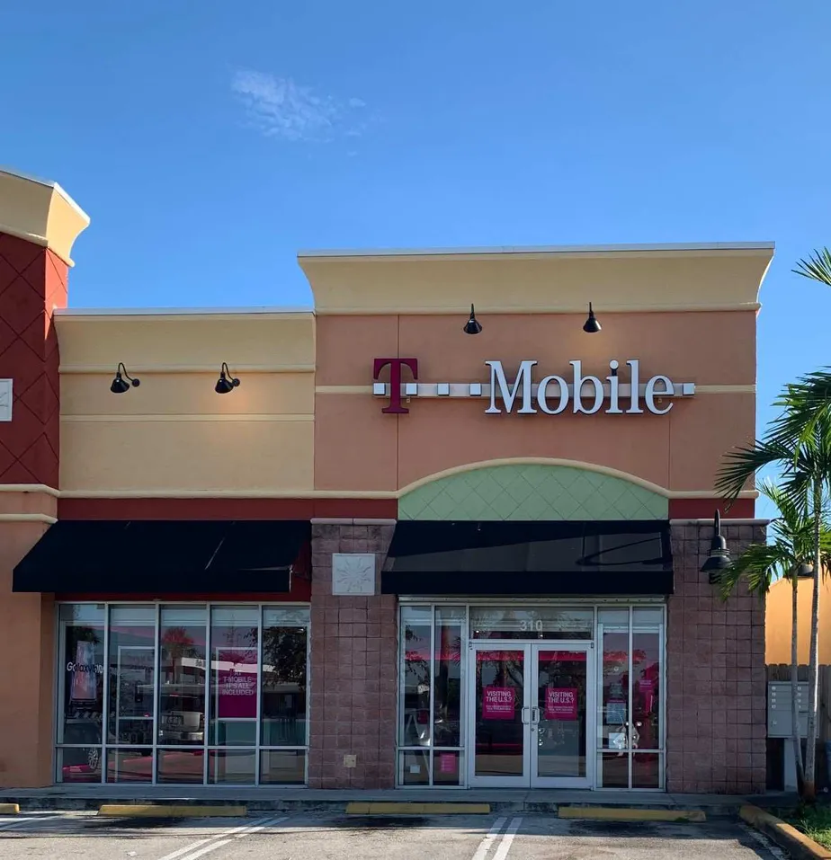 Exterior photo of T-Mobile store at Boynton Beach & Congress, Boynton Beach, FL