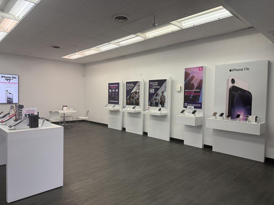 Metro by T-Mobile 9 Main St - 9 Main St 