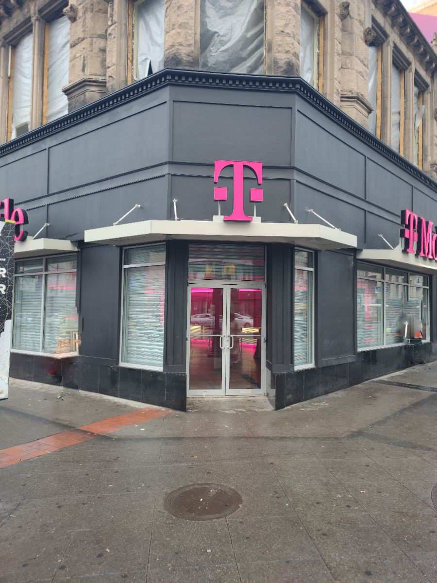  Exterior photo of T-Mobile Store at Market & Broad, Newark, NJ 
