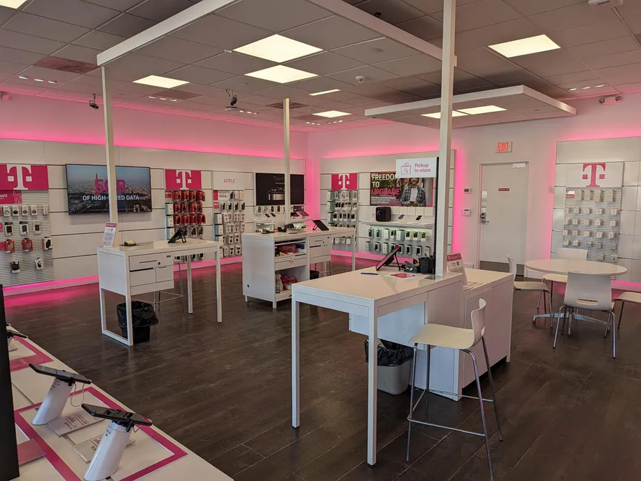  Interior photo of T-Mobile Store at Shops At Boardman Park, Youngstown, OH 