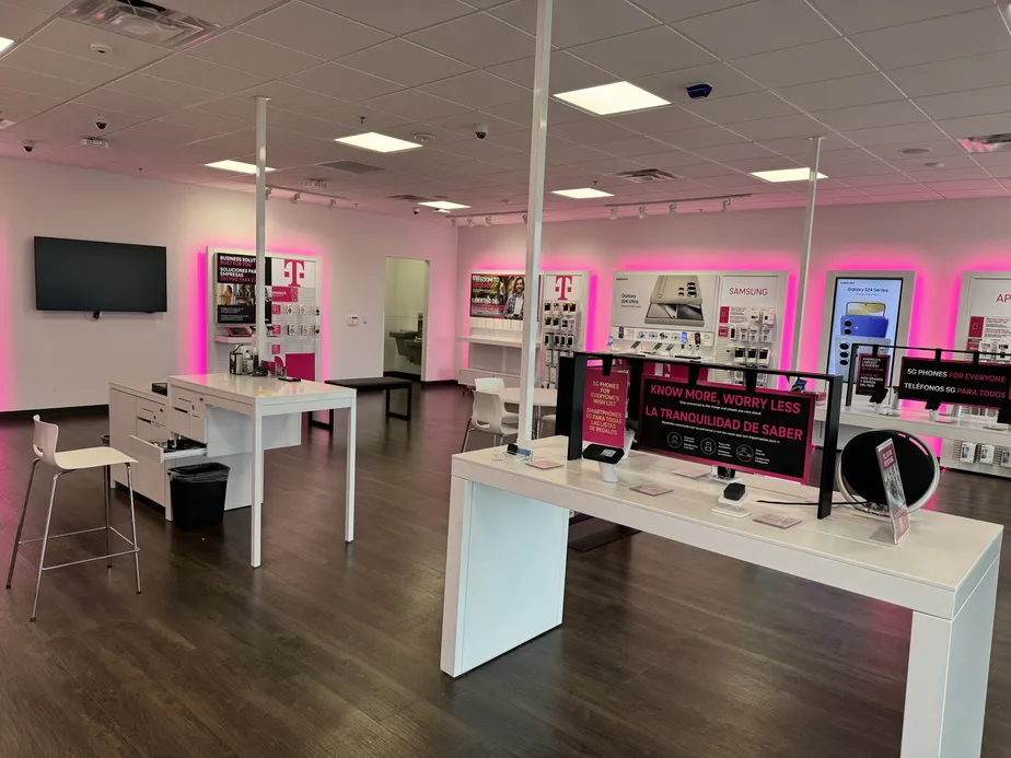  Interior photo of T-Mobile Store at The Village at Cumberland Park, Tyler, TX 