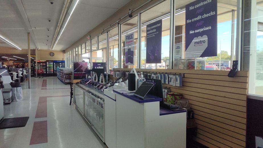 Metro by T-Mobile 10810 S. Post Oak Rd Inside Foodarama - 10810 S. Post Oak Rd Inside Foodarama 