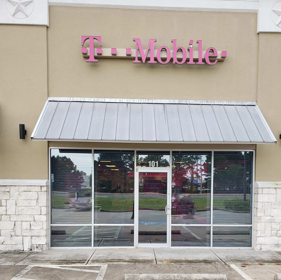 Exterior photo of T-Mobile store at E Loop 281 & N Fourth St, Longview, TX