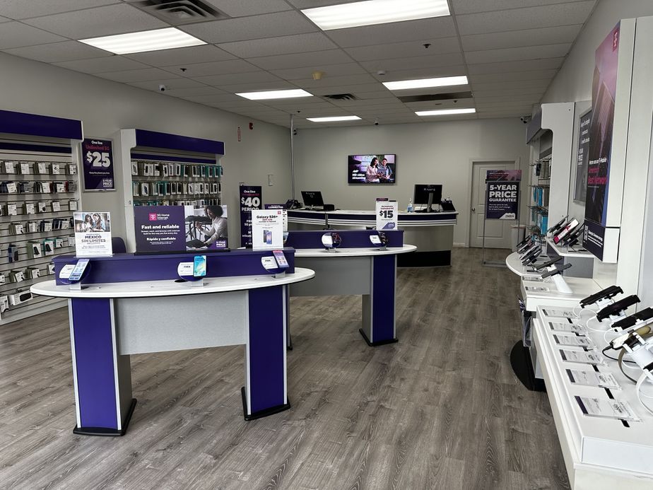 Metro by T-Mobile 1426 Teaneck Rd - 1426 Teaneck Rd 
