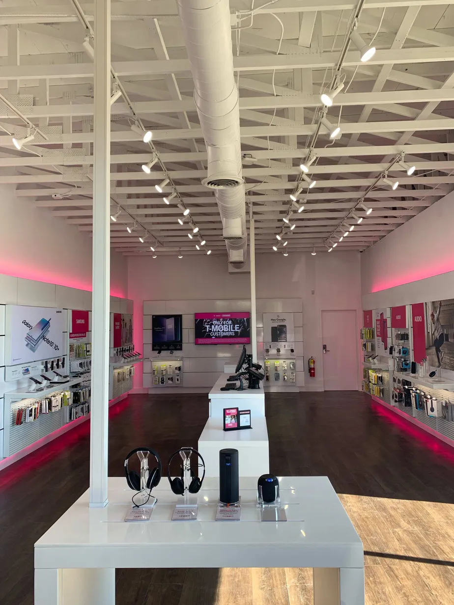 Interior photo of T-Mobile Store at Inner Perimeter Rd & N Oak St, Valdosta, GA