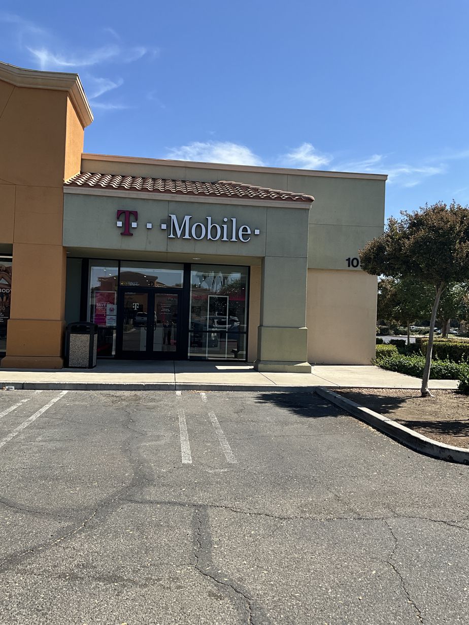 Exterior photo of T-Mobile Store at Sperry & Ward, Patterson, CA