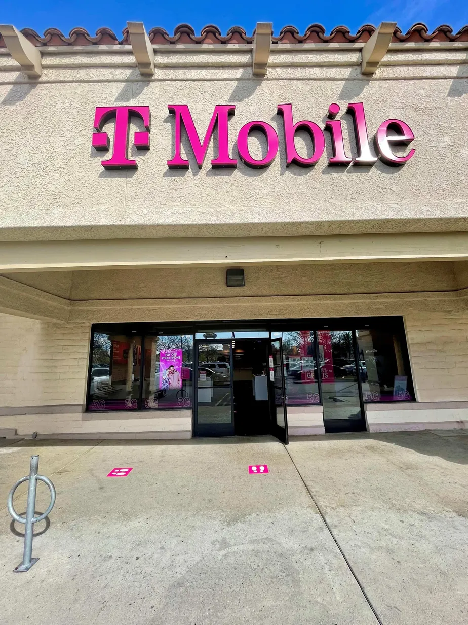 Exterior photo of T-Mobile store at Paramount Blvd & California Ave, Paramount, CA