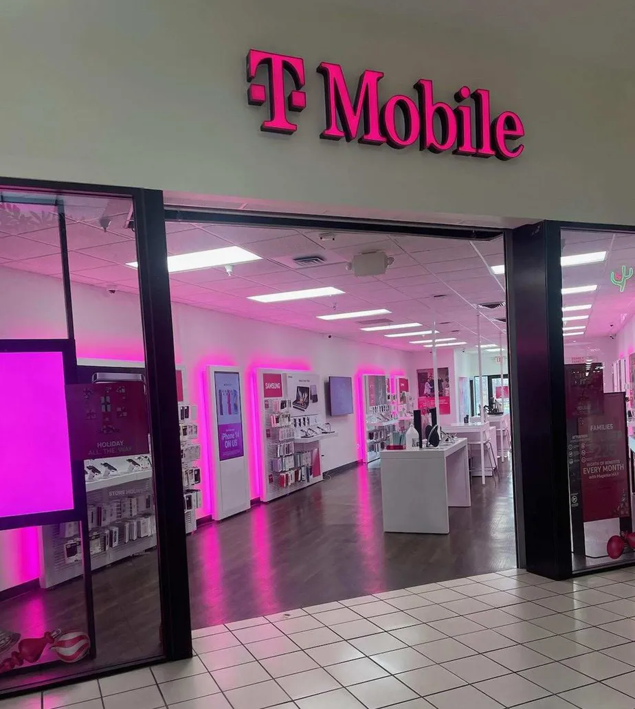 Exterior photo of T-Mobile Store at Palouse Mall, Moscow, ID