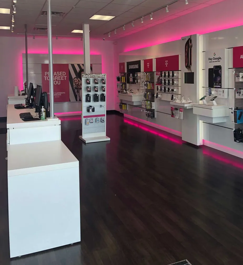 Interior photo of T-Mobile Store at Spencer Plain Rd & Boston Post Rd, Old Saybrook, CT