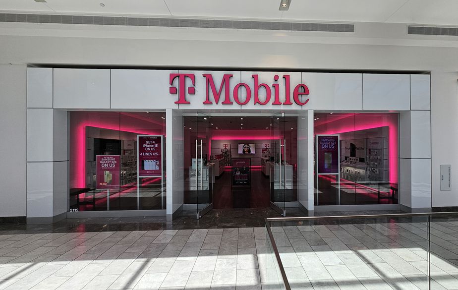 Exterior photo of T-Mobile Store at Scottsdale Fashion Square, Scottsdale, AZ