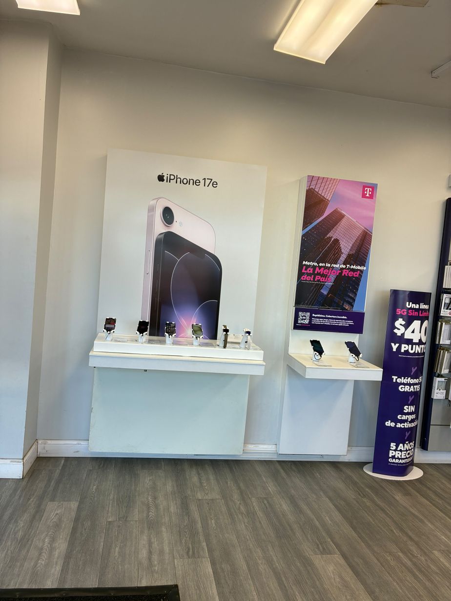 Metro by T-Mobile 4326 S Ashland Ave - 4326 S Ashland Ave 