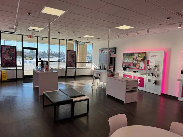  Interior photo of T-Mobile Store at Lexington Ave & S Trimble Rd, Mansfield, OH 