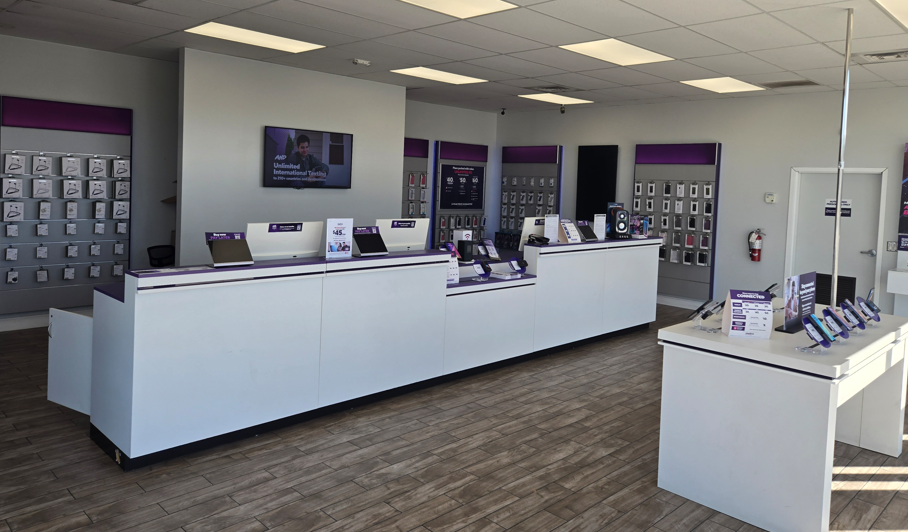 Metro by T-Mobile 1609 Woodward Ave - 1609 Woodward Ave 
