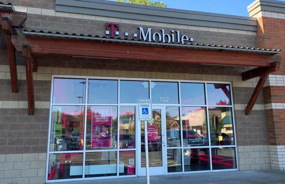 Exterior photo of T-Mobile store at Bothell Everett & 164th 2, Mill Creek, WA