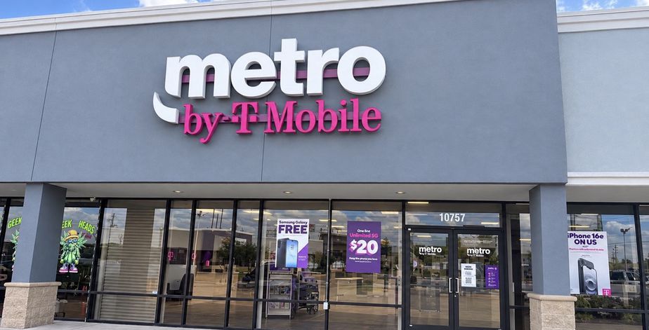Metro by T-Mobile 10757 Gulf Frwy - 10757 Gulf Frwy 