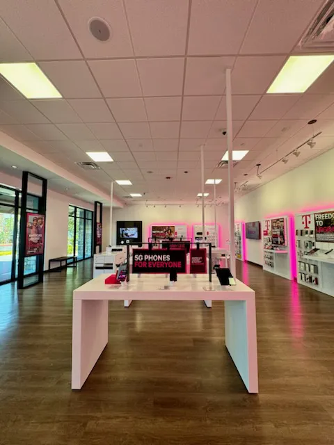  Interior photo of T-Mobile Store at The Vineyards at Porter Ranch, Porter Ranch, CA 