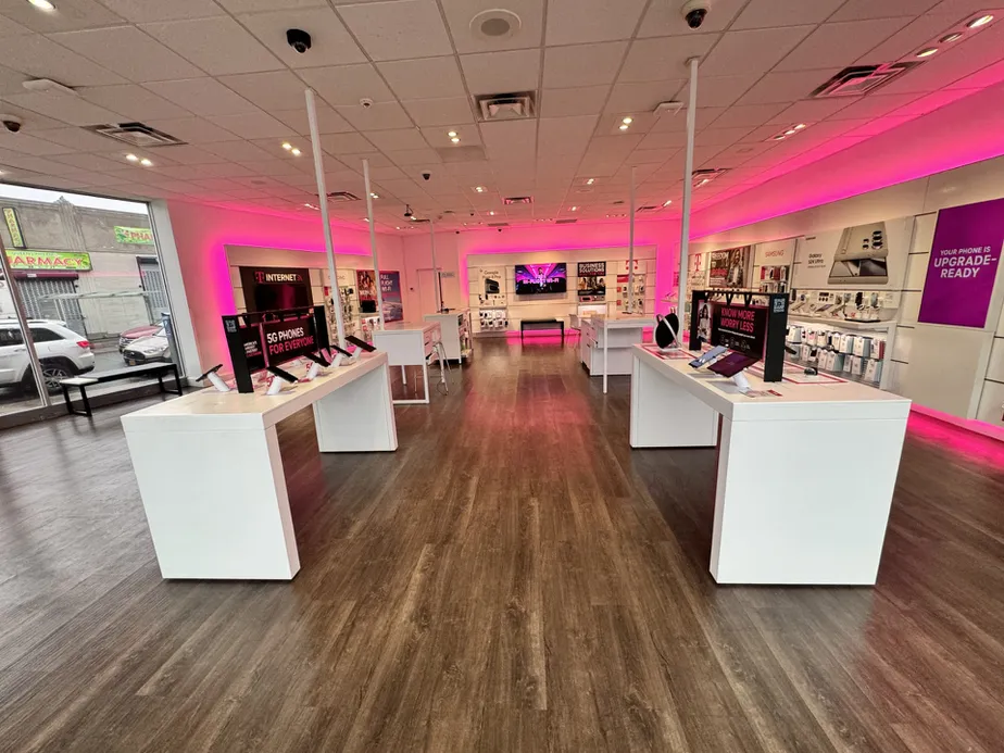  Interior photo of T-Mobile Store at Queens Blvd & 63rd Dr, Rego Park, NY 