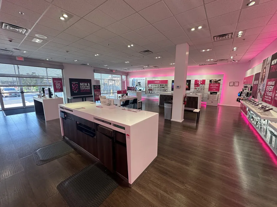 Interior photo of T-Mobile Store at I-35 & Highway 152, Liberty, MO