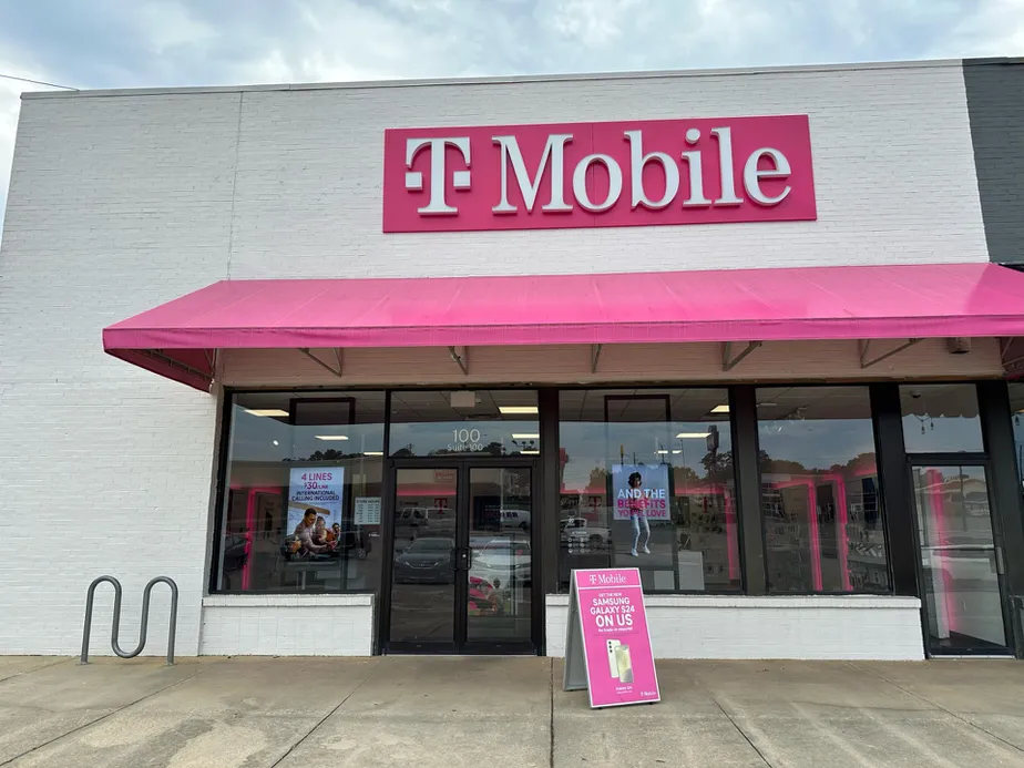  Exterior photo of T-Mobile Store at Western Bypass & Church St, Andalusia, AL 