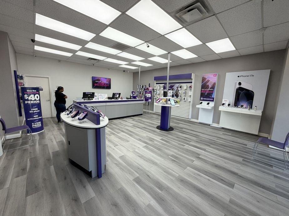Metro by T-Mobile 6163 Reynolds Rd - 6163 Reynolds Rd 