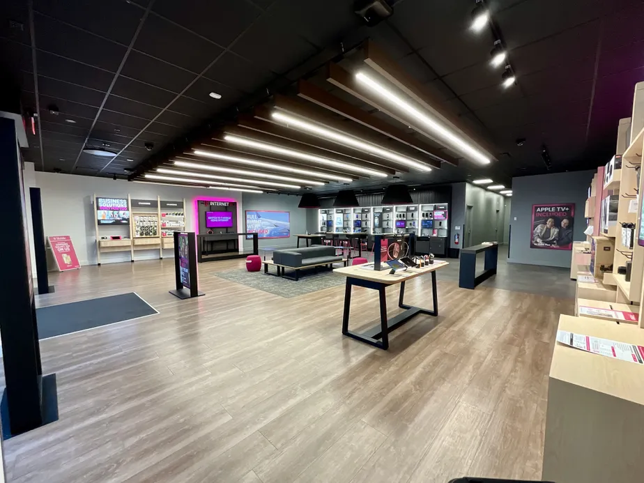  Interior photo of T-Mobile Store at S Oneida St & Willard Dr, Green Bay, WI 