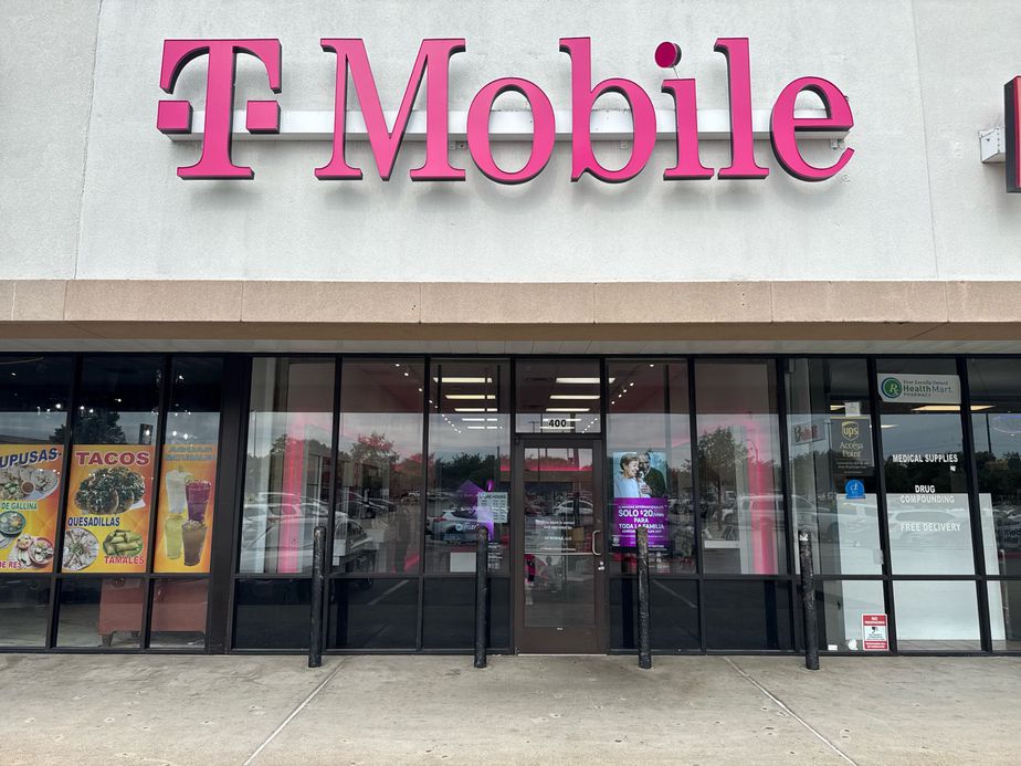 Exterior photo of T-Mobile Store at Buckner & Scyene, Dallas, TX