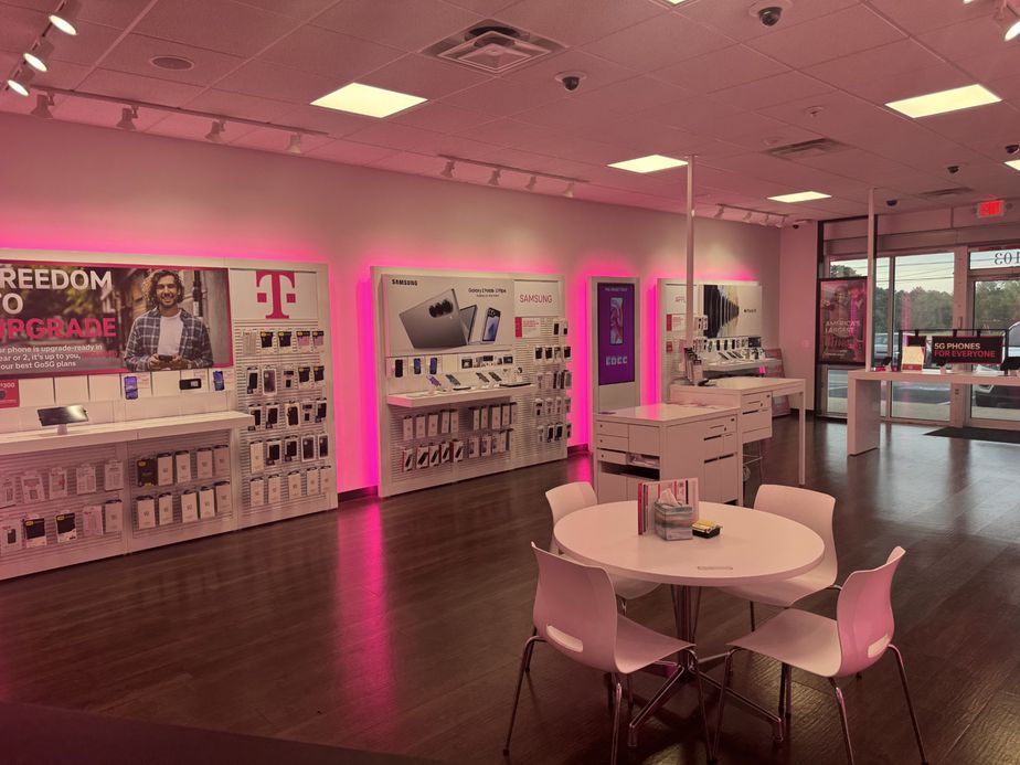 Interior photo of T-Mobile Store at Richmond & Frontier, Staunton, VA