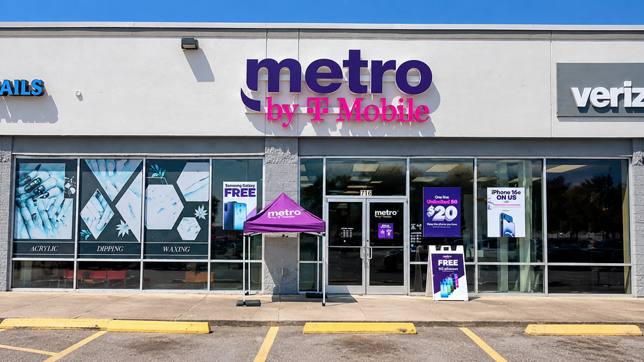 Metro by T-Mobile 13637 Northwest Blvd - 13637 Northwest Blvd