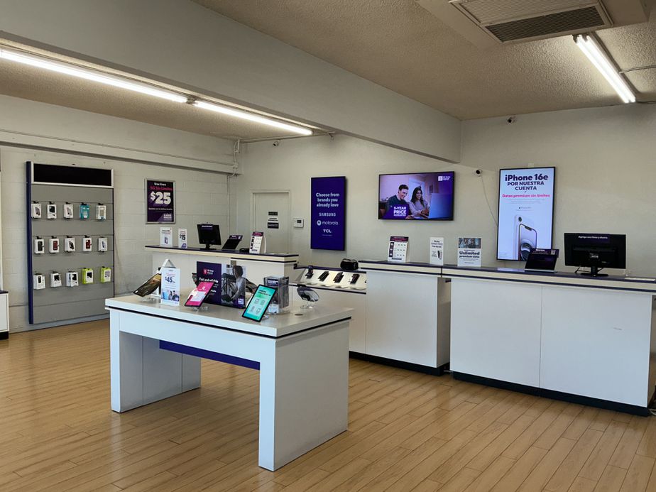 Metro by T-Mobile 6416 S 12th Ave - 6416 S 12th Ave 