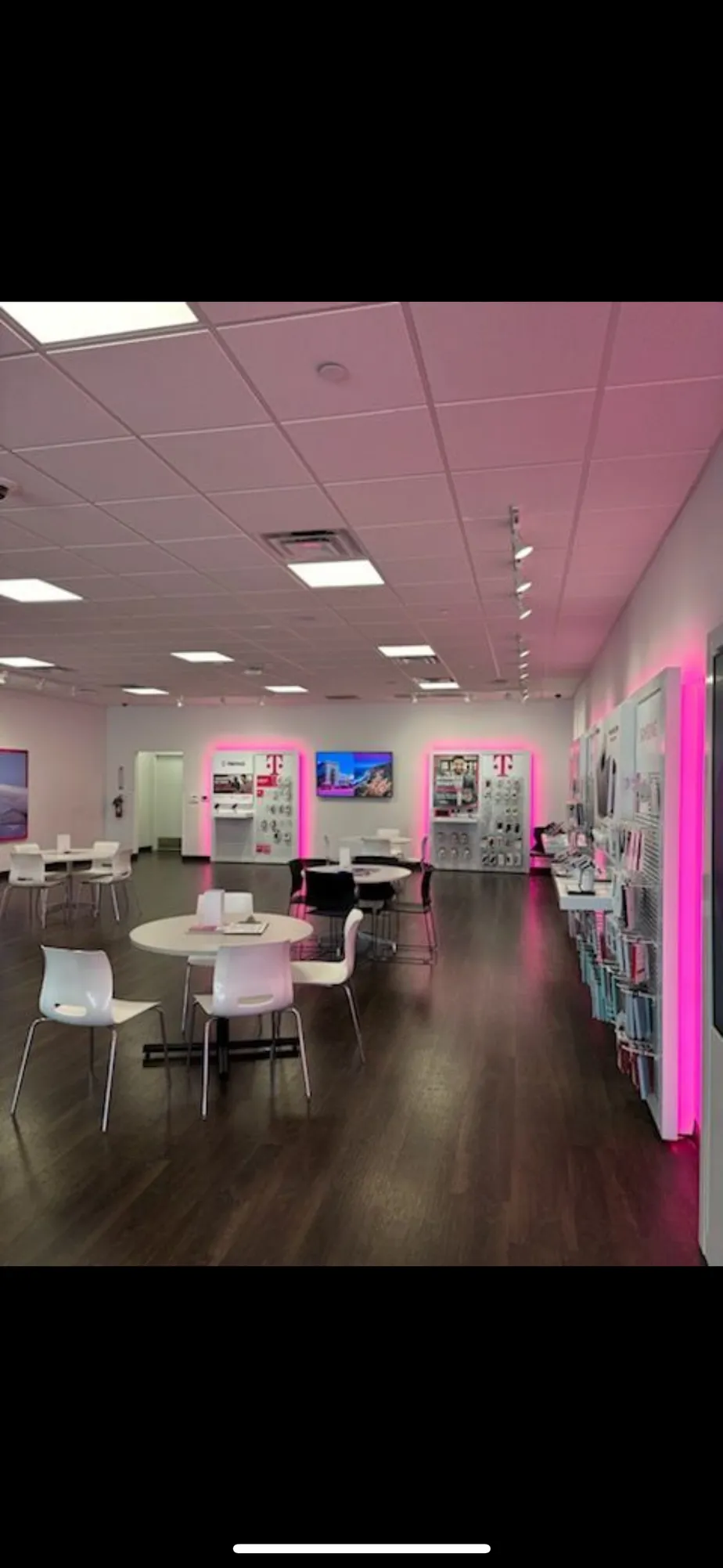  Interior photo of T-Mobile Store at Candlewood Suites, Normal, IL 