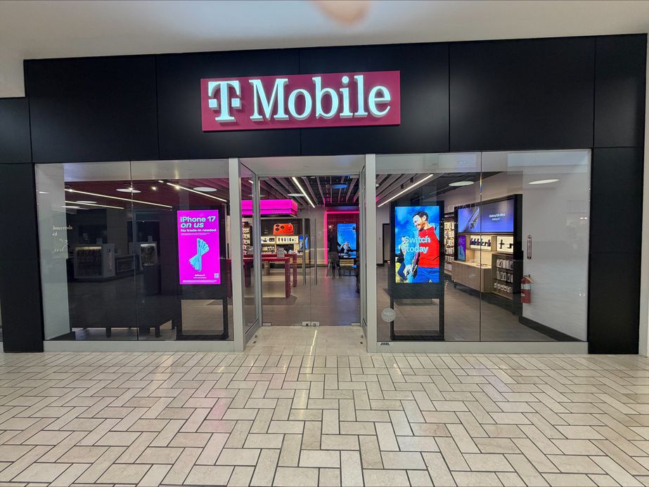  Exterior photo of T-Mobile Store at Tyson's Corner, McLean, VA 
