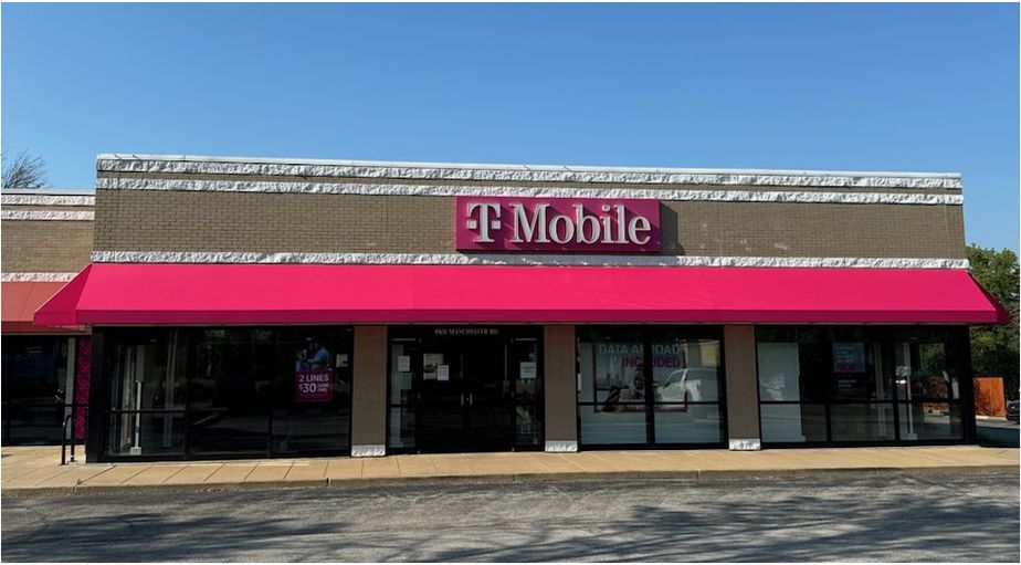 Exterior photo of T-Mobile Store at Manchester Rd & Mar El Ct, Ellisville, MO