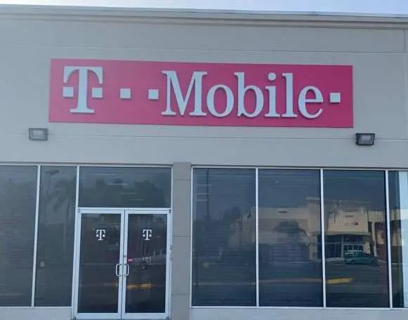  Exterior photo of T-Mobile store at Plaza Escorial, Carolina, PR 