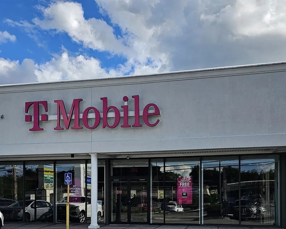 Exterior photo of T-Mobile Store at Mineral Spring & Douglas, North Providence, RI