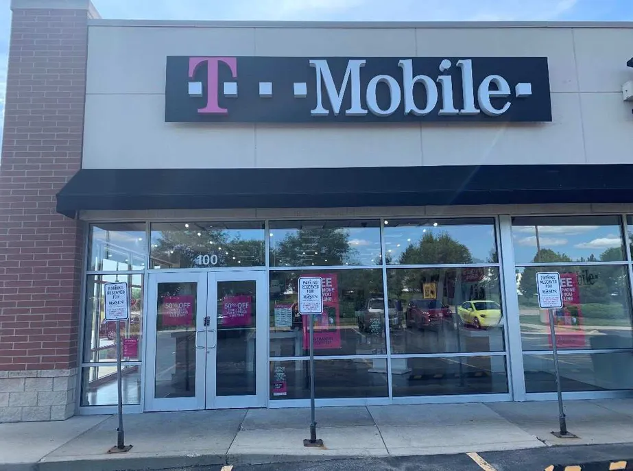 Exterior photo of T-Mobile store at Orchard Rd & Sullivan 3, Aurora, IL