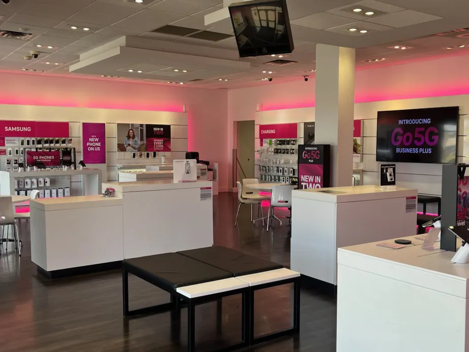  Interior photo of T-Mobile Store at 89th & Western, Oklahoma City, OK 