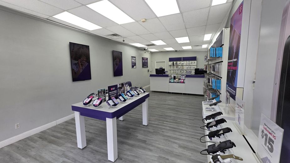 Metro by T-Mobile 1507 New York Ave - 1507 New York Ave 
