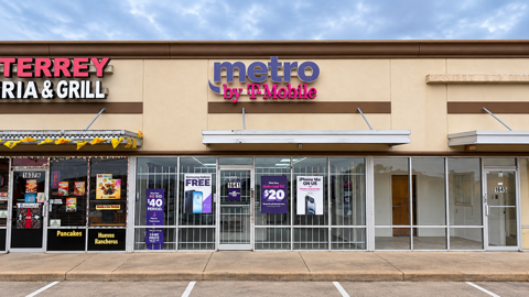 Metro by T-Mobile 1641 Pasadena Blvd - 1641 Pasadena Blvd