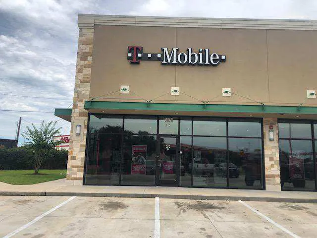 Exterior photo of T-Mobile store at Ih 10 & College Street, Beaumont, TX