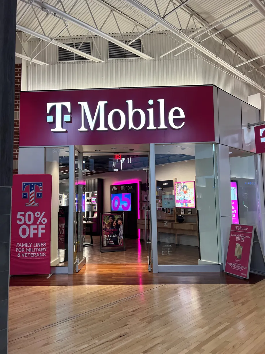  Exterior photo of T-Mobile Store at Gurnee Mills - Entrance A, Gurnee, IL 