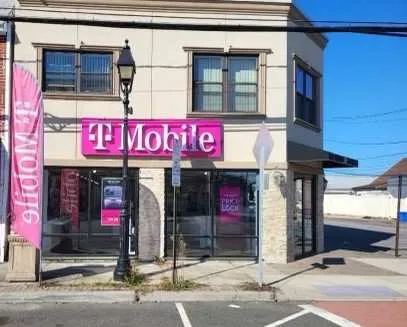  Exterior photo of T-Mobile Store at Broadway & Washington St, Bethpage, NY 