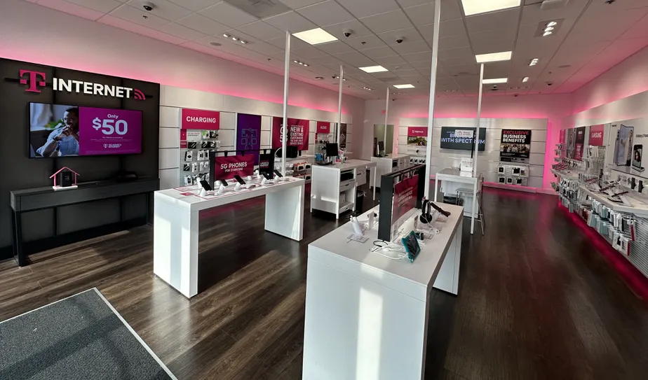  Interior photo of T-Mobile Store at Stringtown Rd - Parkway Center, Grove City, OH 