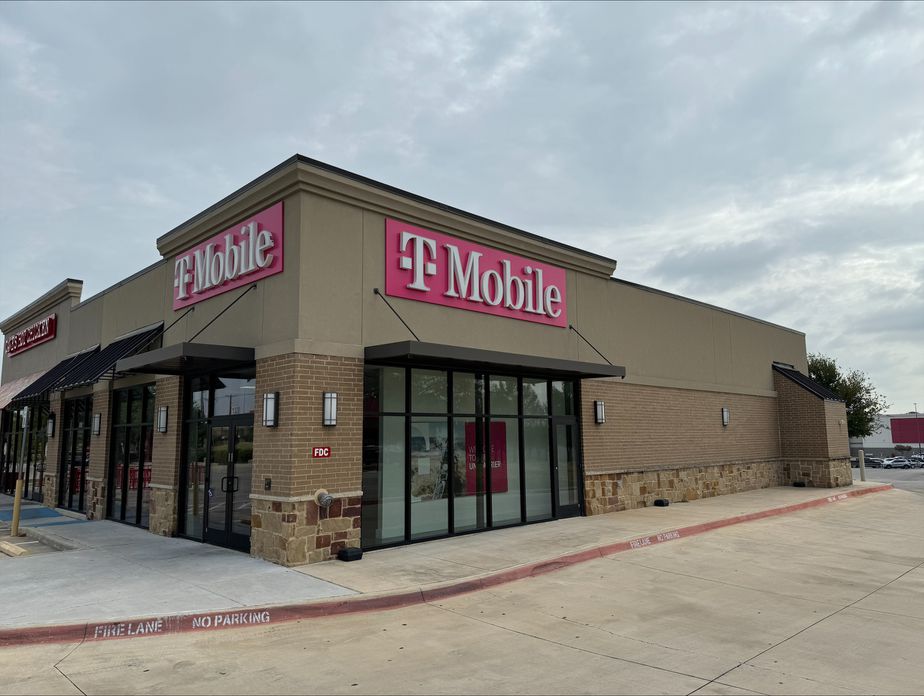 Exterior photo of T-Mobile Store at Hurst - Precinct, Hurst, TX