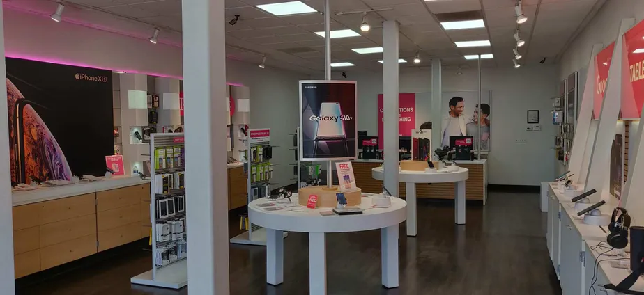  Interior photo of T-Mobile Store at E Vista Way & Monte Mar Rd, Vista, CA 